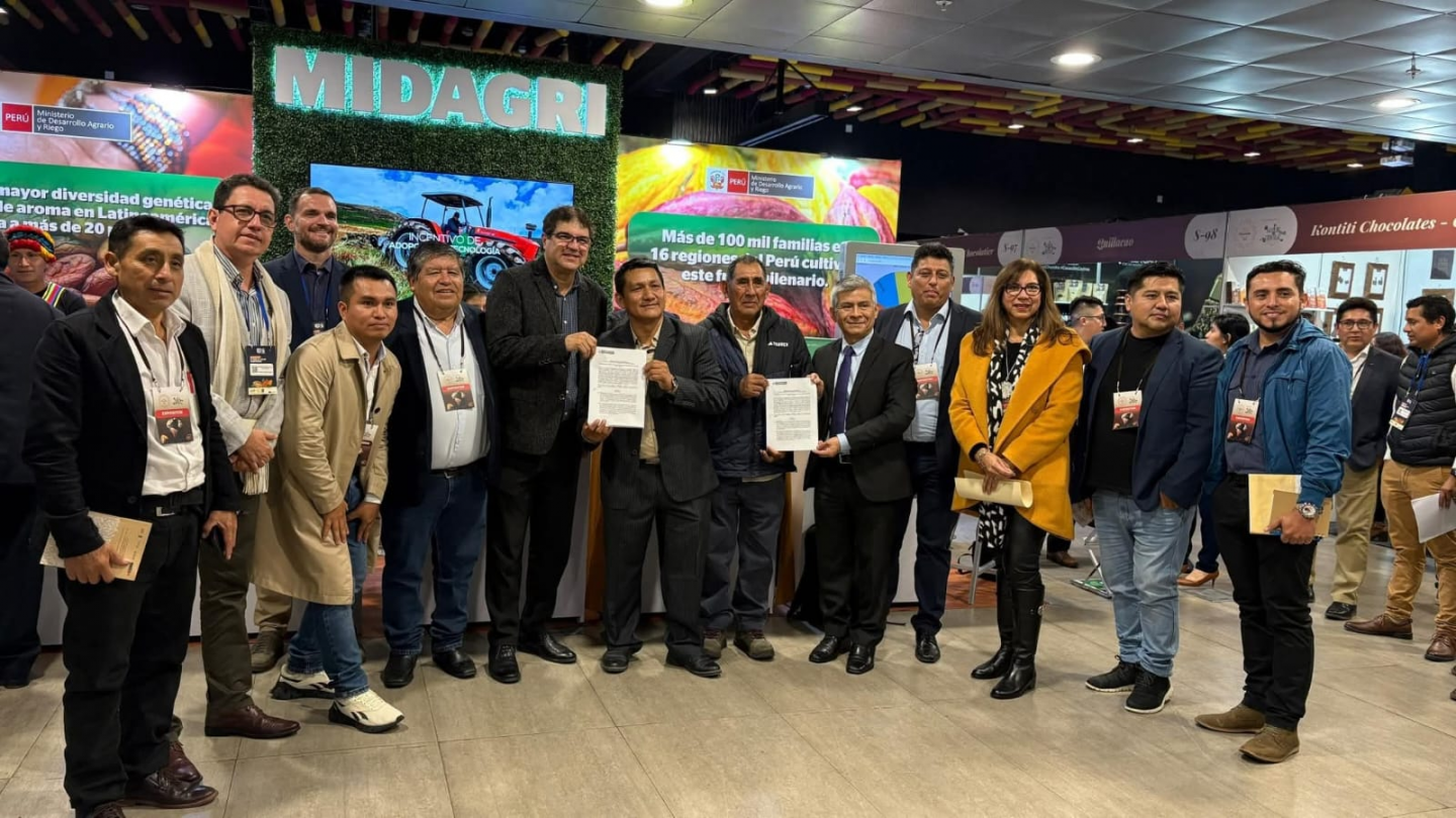 Promoviendo la suscripción de Memorándums de Entendimiento con asociaciones, cooperativas y empresas de Cacao